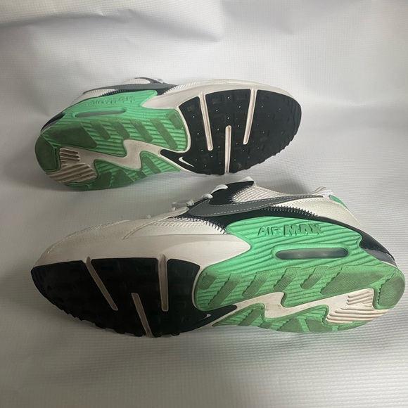 Nike Air Max Excee Size 11  US White, Green, and Black - Picture 5 of 5